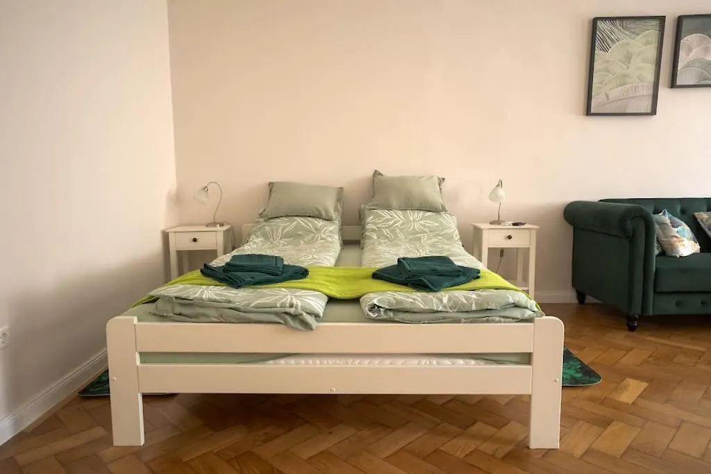 Green Kalvin Budapest 0*,  Hungary