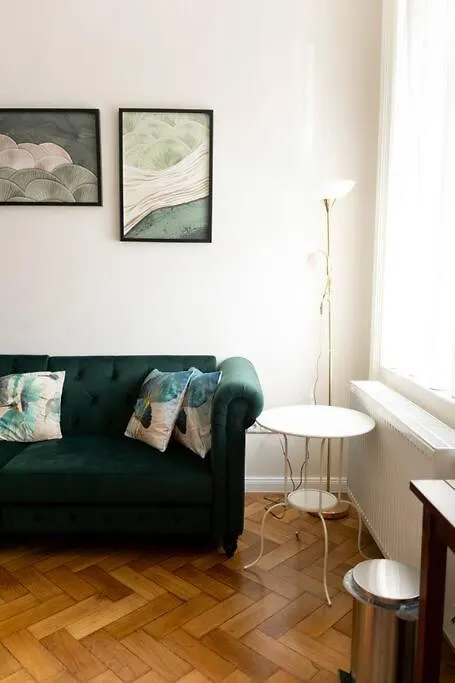 Green Kalvin Budapest Apartment