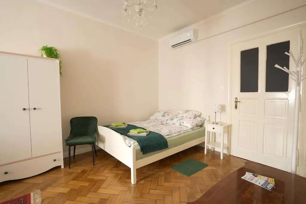 Apartment Green Kalvin Budapest Hungary